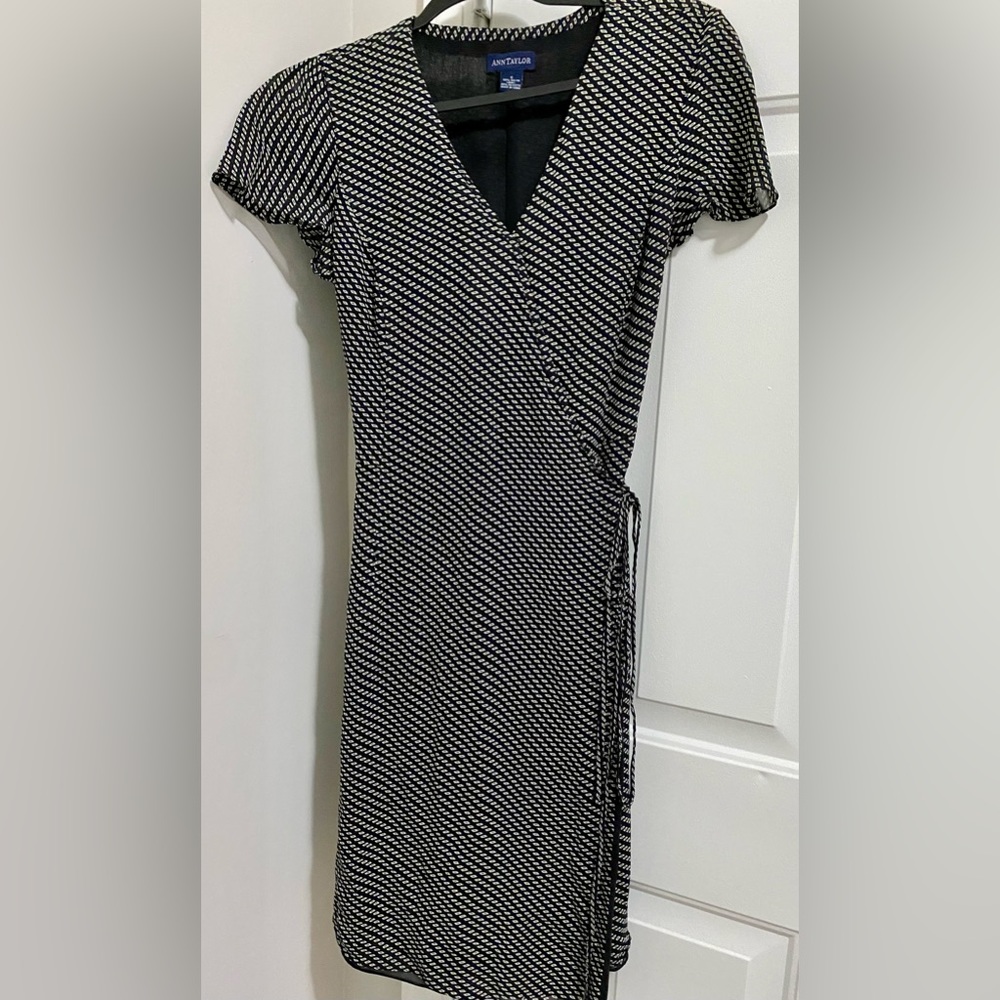 Ann Taylor wrap dress size 6